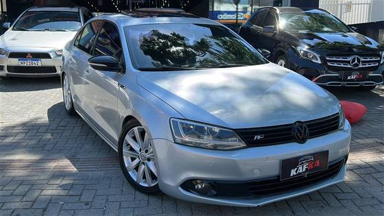 VOLKSWAGEN JETTA 2.0 TSI HIGHLINE 200CV GASOLINA 4P TIPTRONIC VOLKSWAGEN JETTA 2.0 TSI HIGHLINE 200CV GASOLINA 4P TIPTRONIC